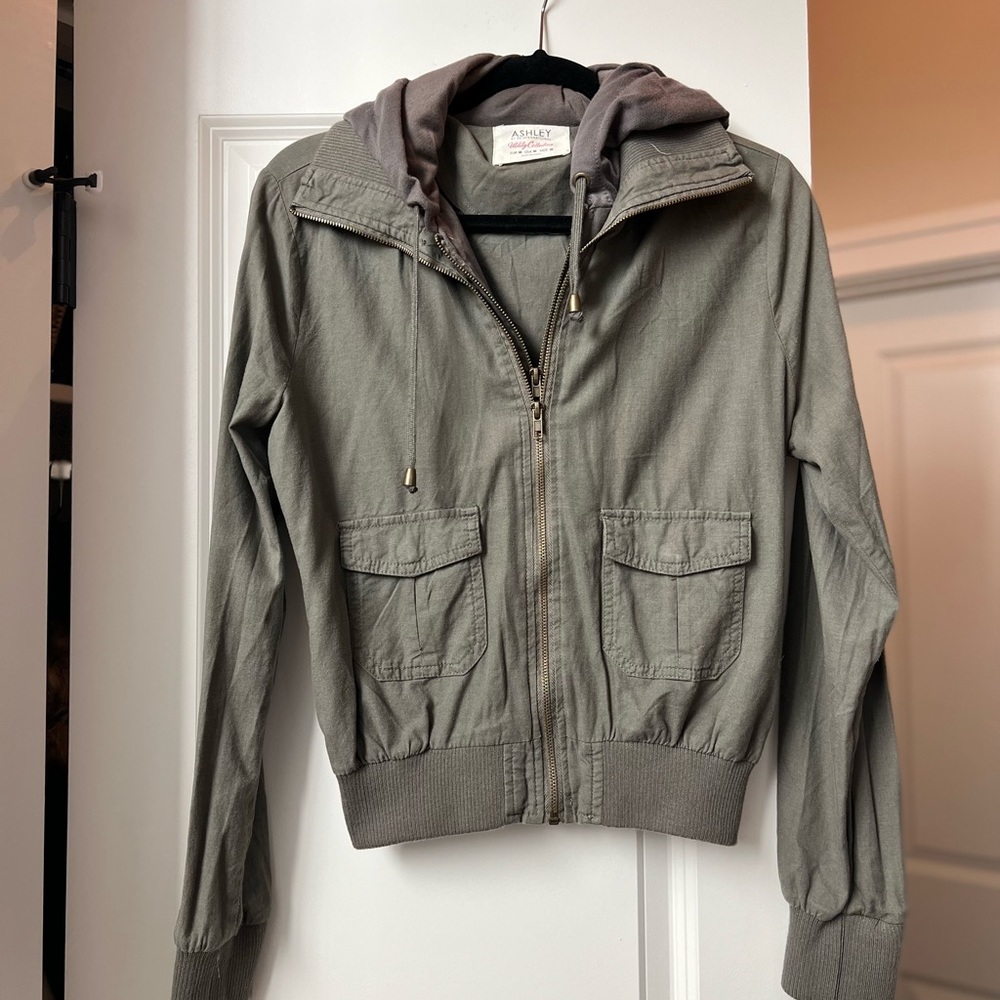 Ashley by 26 International utility jacket, with double front zipper. Size M.